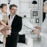 2026’da Sosyal Çalışmacı Ne Kadar Kazanıyor? Aile Bakanlığı, Hastane ve Belediyede Ücret Farkları