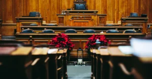 Zabıt Katibi Maaşı 2026: Yeni Başlayan ve Deneyimli Personelin Net Geliri Nasıl Değişiyor?